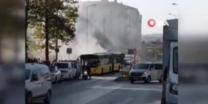 Arnavutköy’de İETT çilesi: Seyir halindeki otobüsten duman yükseldi, yolcular araçtan indirildi