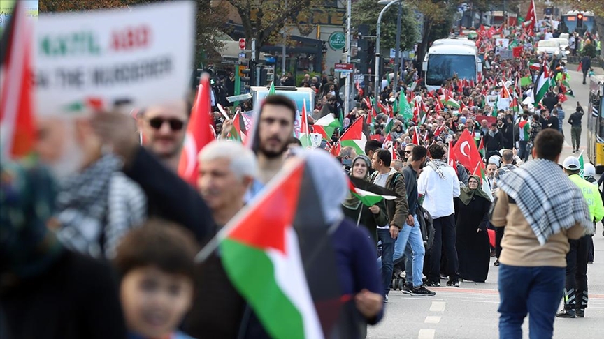 Filistin'e destek gösterileri sürüyor
