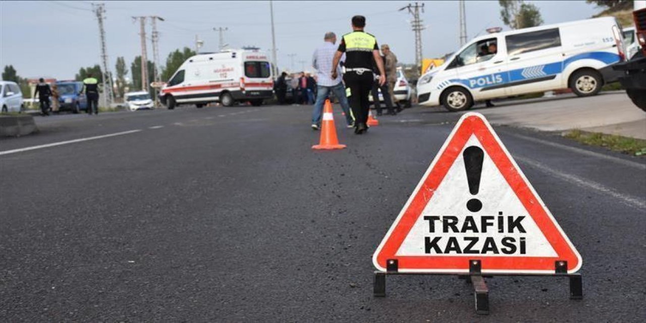 Amasya'da otomobil ile hafif ticari araç çarpıştı, 1 kişi yaralandı