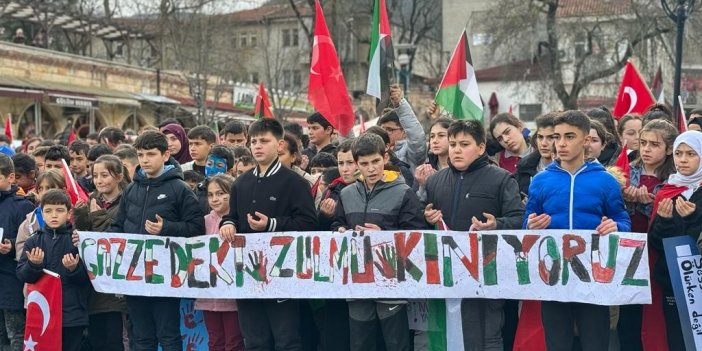 Orta okul öğrencileri Filistin için yürüdü