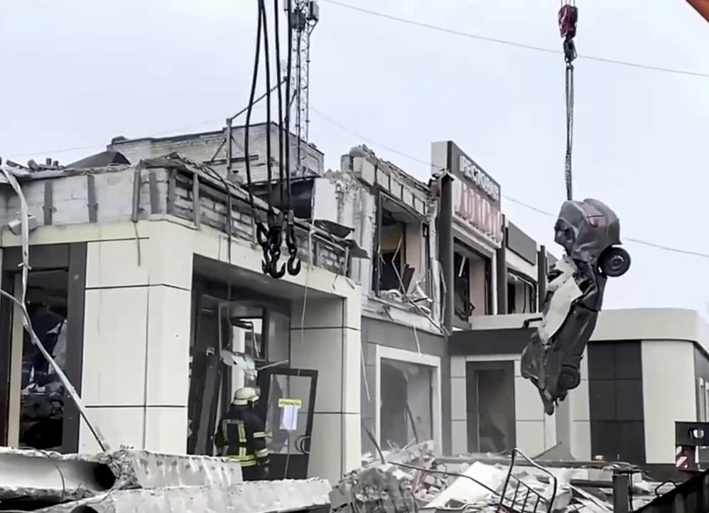 Luhansk bölgesine saldırdı