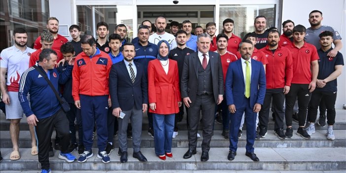 Osman Aşkın Bak, Ankara'da sporcularla bir araya geldi