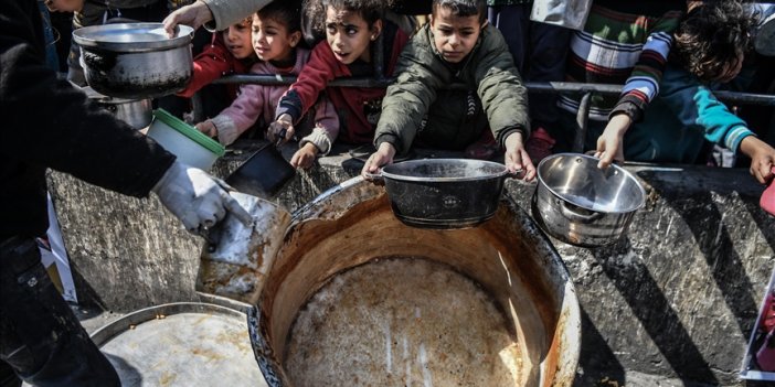 "Açlık" Gazze'de 16 çocuğu öldürdü