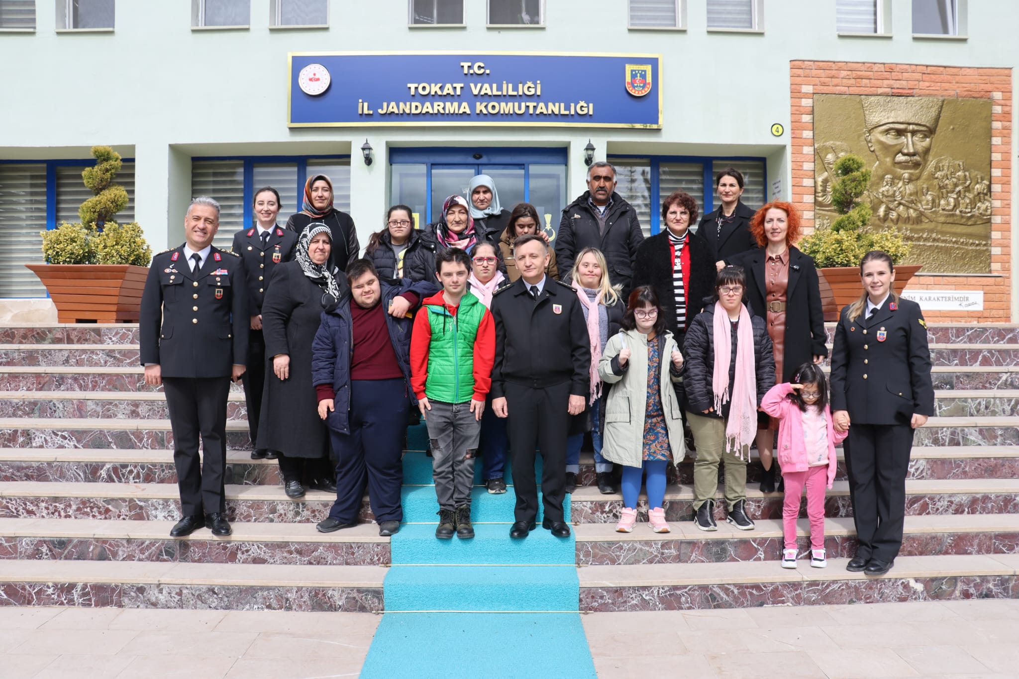Down sendromlu çocuklar İl Jandarma Komutanlığını ziyaret etti