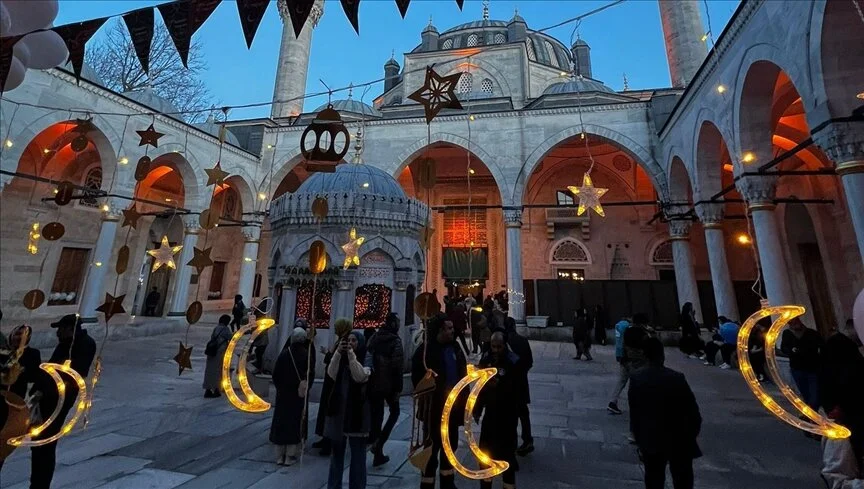 Valide-i Cedid Camii'nde eski ramazan atmosferi