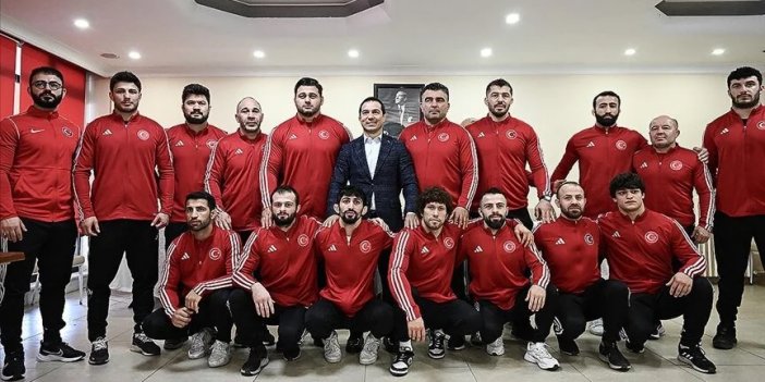Milli güreşçiler, olimpiyat kotası için Bakü'de mindere çıkacak