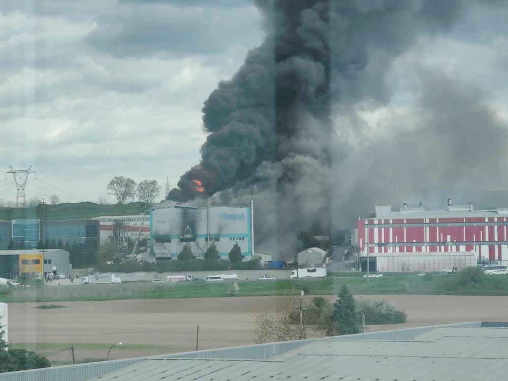 Tekirdağ'da tekstil fabrikasında yangın çıktı
