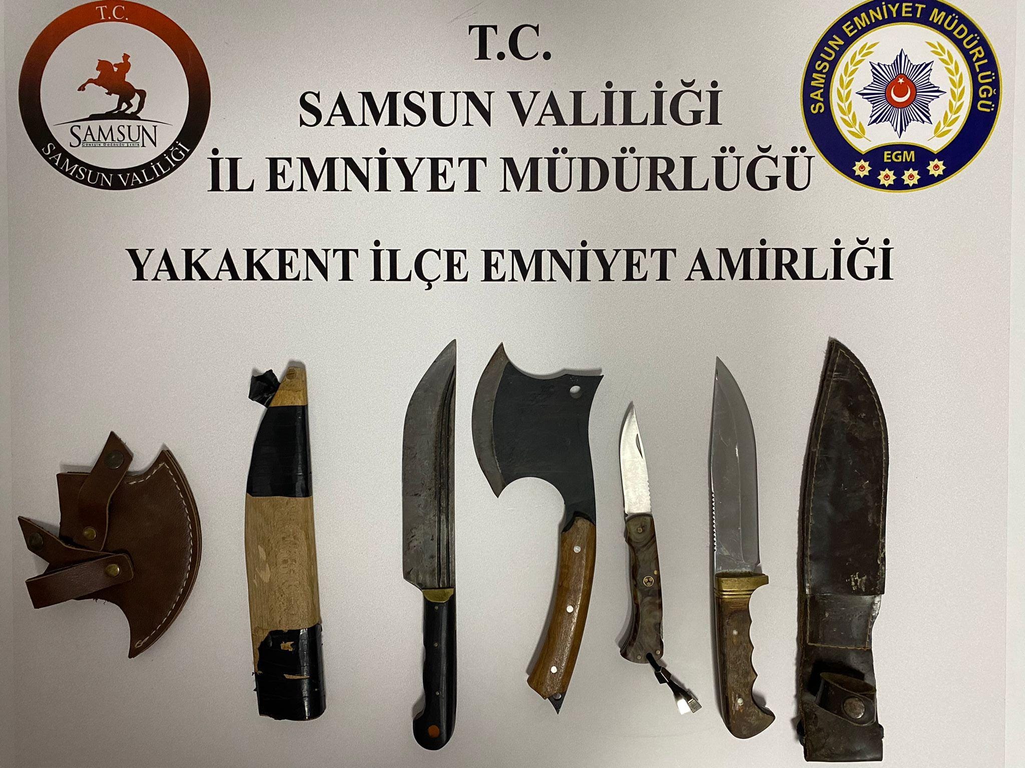 Samsun'da Bir araçta kesici aletler bulundu