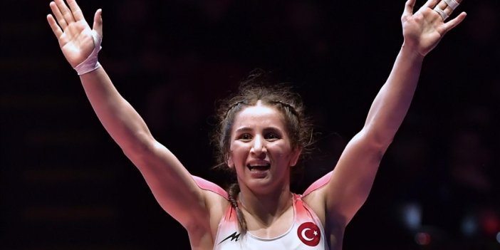 Milli Güreşçi Zeynep Yetgil, Paris 2024 Olimpiyat Oyunları'na kota aldı