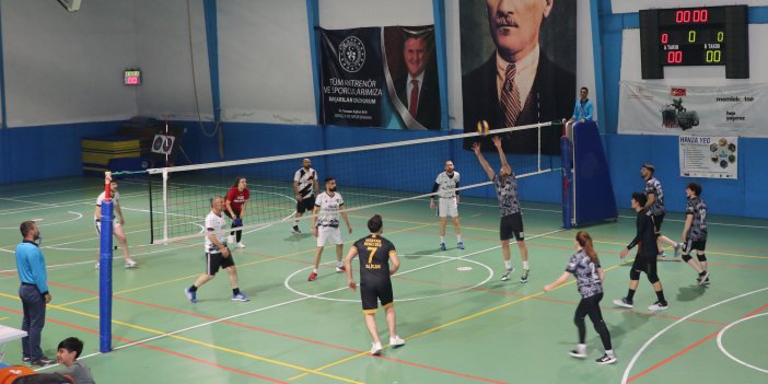 Voleybol Halk Turnuvası'nda stop