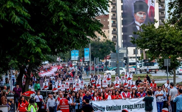 İzmir Ve İlçelerinde Bayram Coşkusu