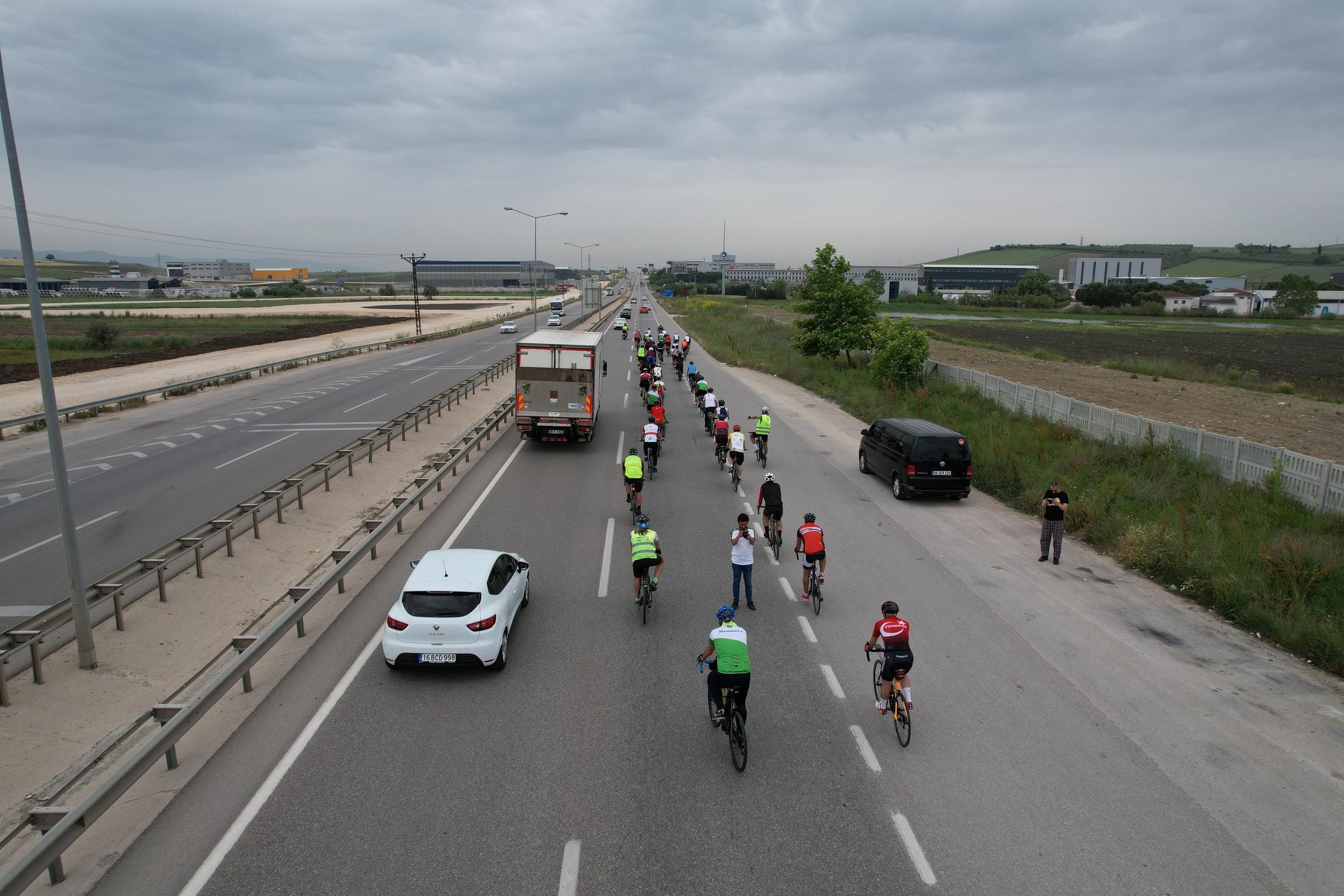 Bisiklet tutkunları 19 Mayıs için pedal çevirdi