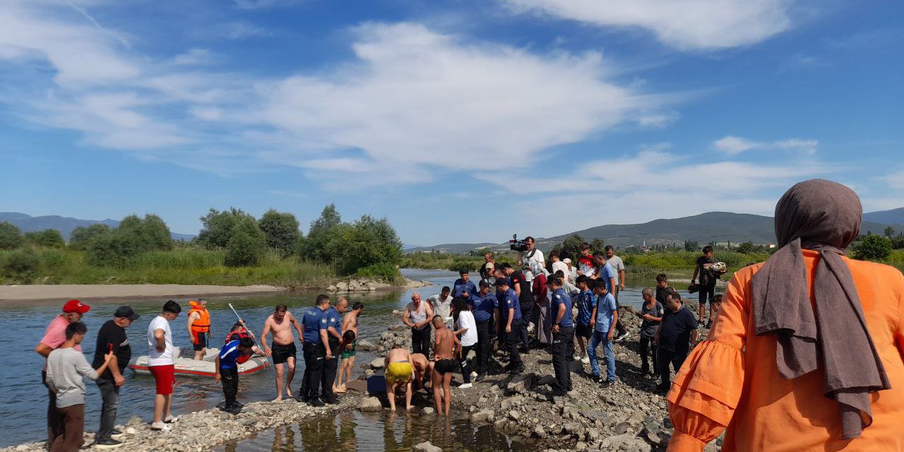 Kelkit Çayı'na giren genç boğuldu