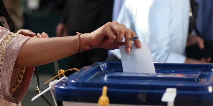 İran'da seçimlerin ikinci turu başladı