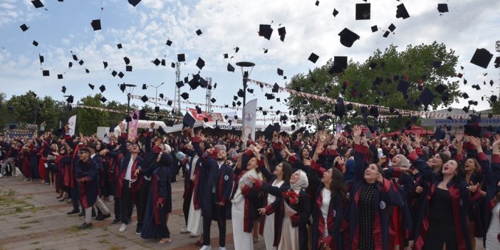 864 öğrencinin mezuniyet heyecanı