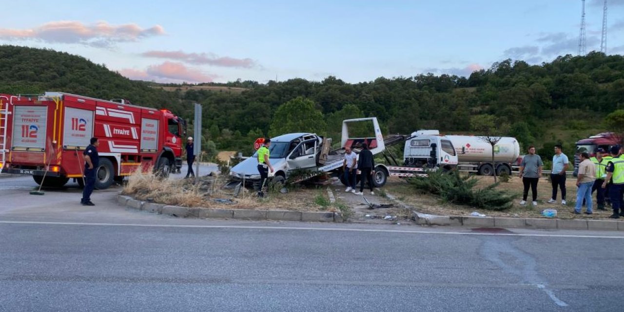 Kazada ağır yaralanan sürücü hayatını kaybetti