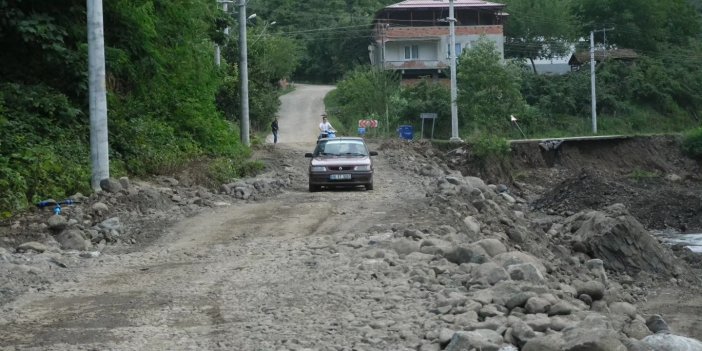 Çöken yol, araç geçişine uygun halde