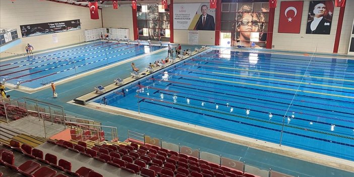 Mersin'deki olimpik havuz 263 bin kişiyi ağırladı