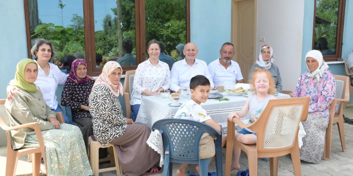 7 kardeşten yüzlerce çeşit süs bitkisi