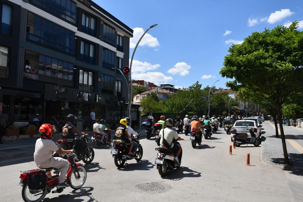 Motosiklet tutkunları bir araya geldi