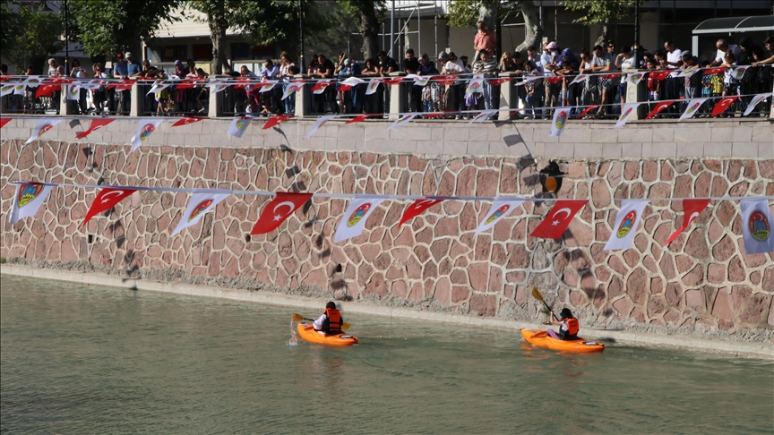 Çankırı'da kano yarışları düzenlendi