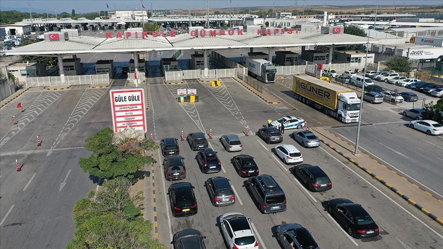 Kapıkule'de gurbetçilerin dönüş yolculuğu sürüyor