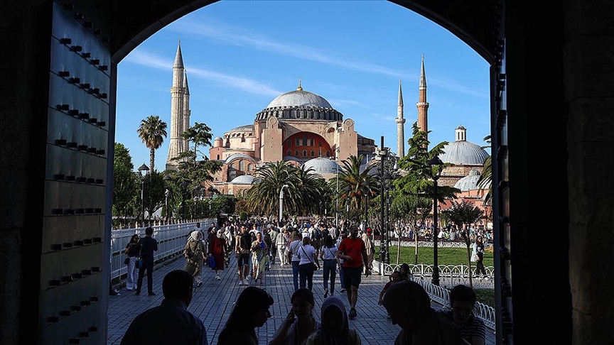 İstanbul 10,5 milyona yakın yabancı turist ağırladı