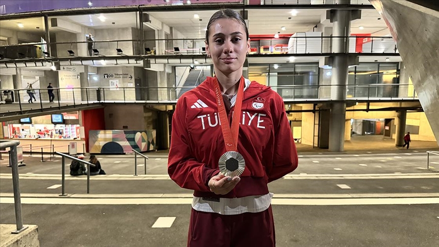 Türkiye'nin ilk paralimpik madalyalı özel sporcusu