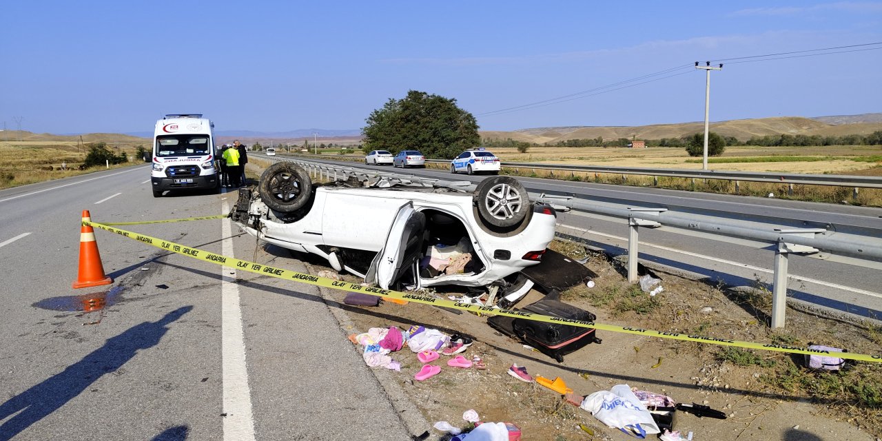 Trafik kazasında polis çift hayatını kaybetti