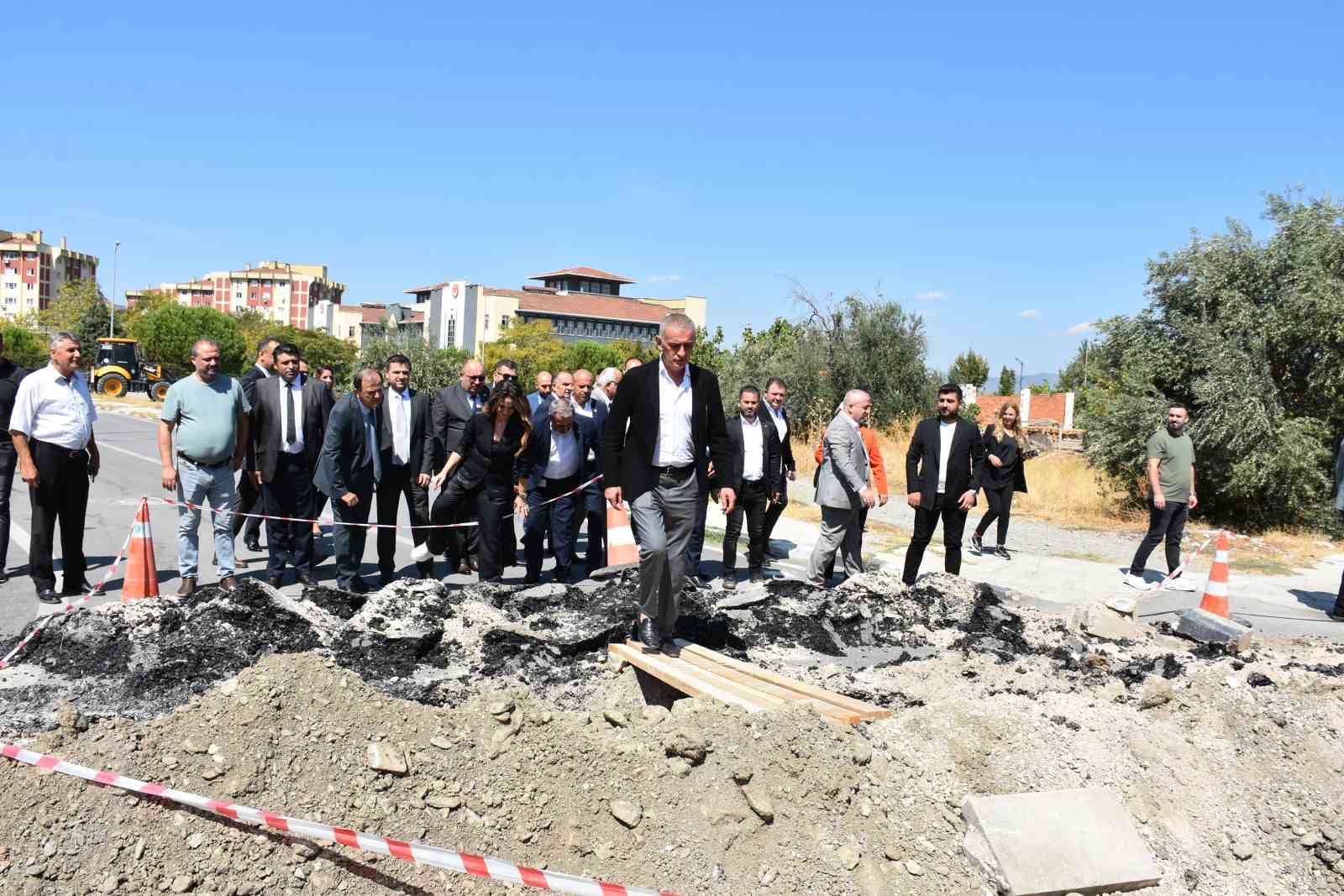 Manisa’da şaşırtan manzara