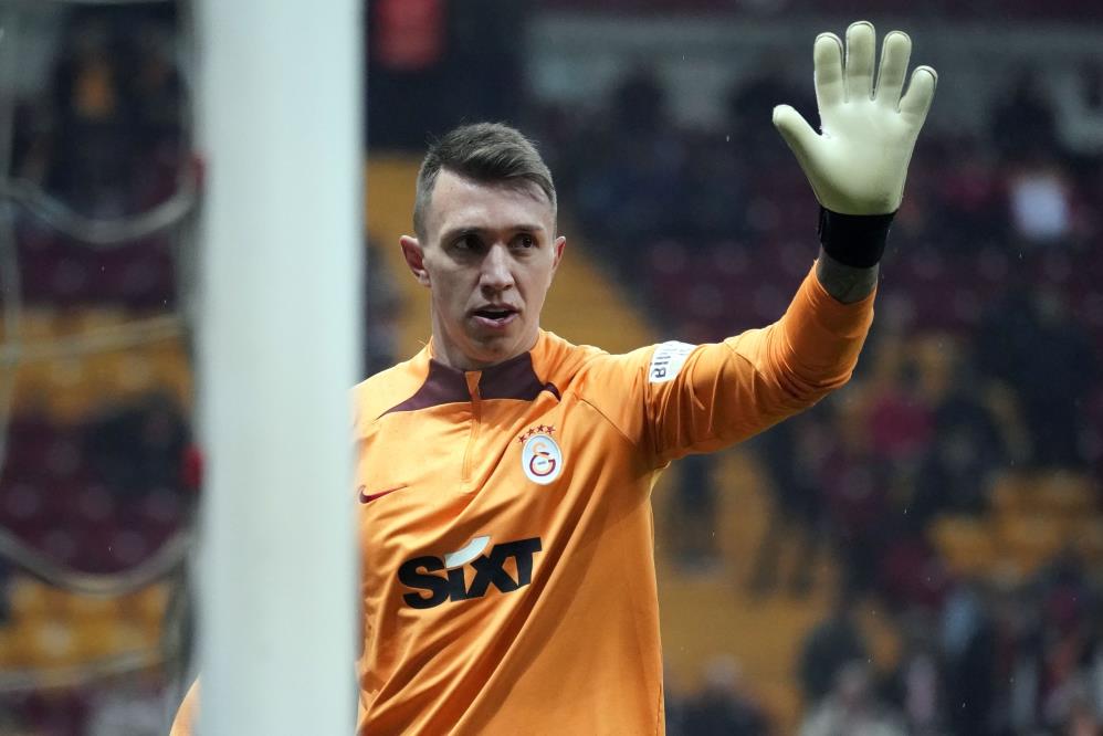 Galatasaray'da derbilerin en deneyimlisi Fernando Muslera