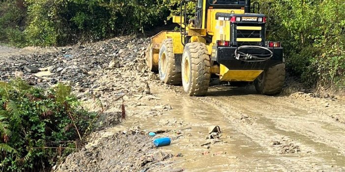 Mahalle içi yolu ulaşıma kapattı