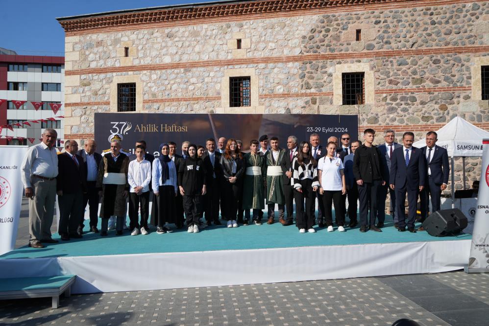 Samsun'da "yılın ahisi" yarım asırlık demirci oldu