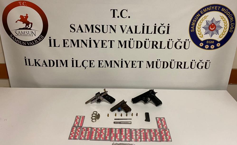 Samsun'da silah ve uyuşturucu ele geçirildi