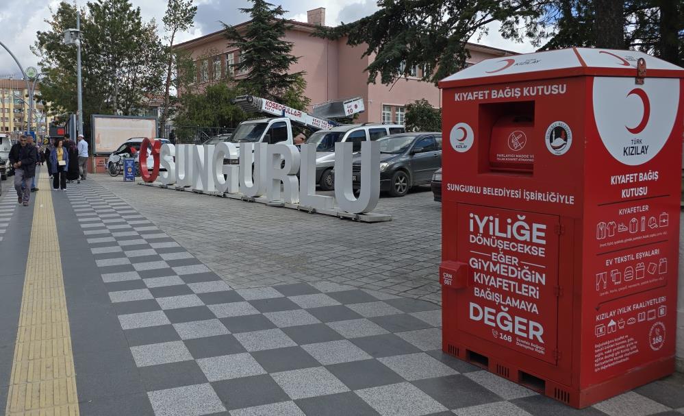 kıyafet kumbaraları yerleştirilmeye başlandı