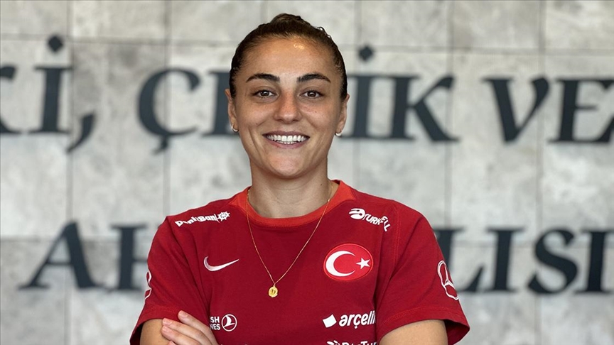 Milli futbolcu Didem Karagenç, takımına güveniyor