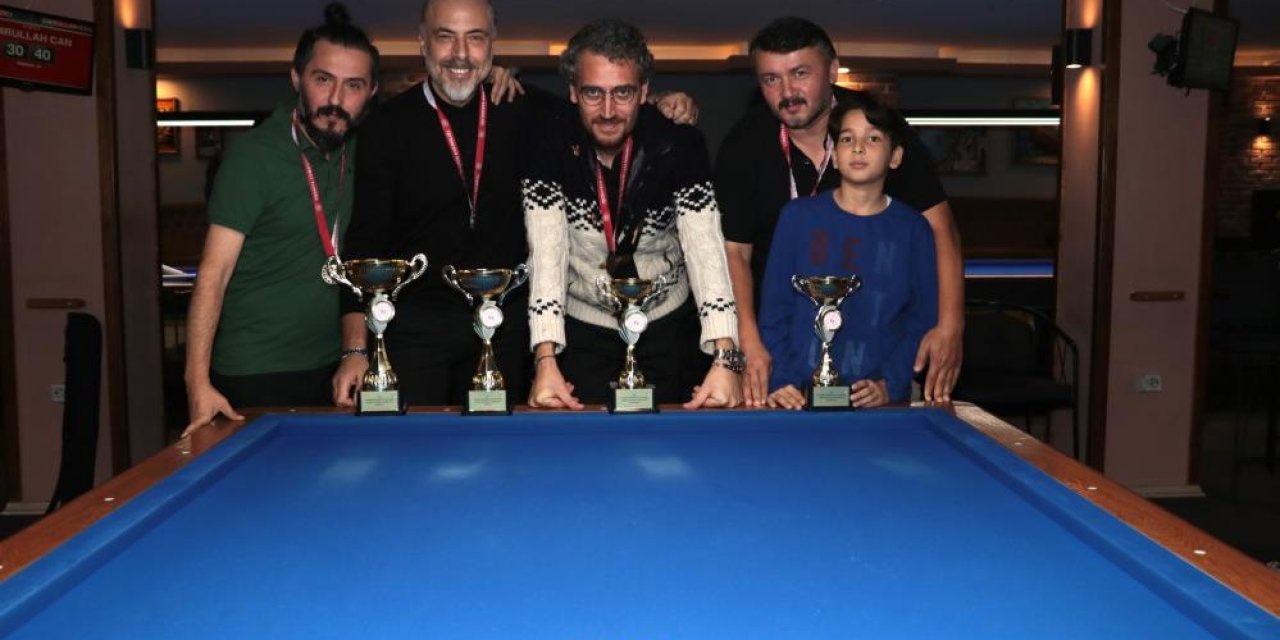 Bilardo Cumhuriyet Kupası sahibi Emrullah Can