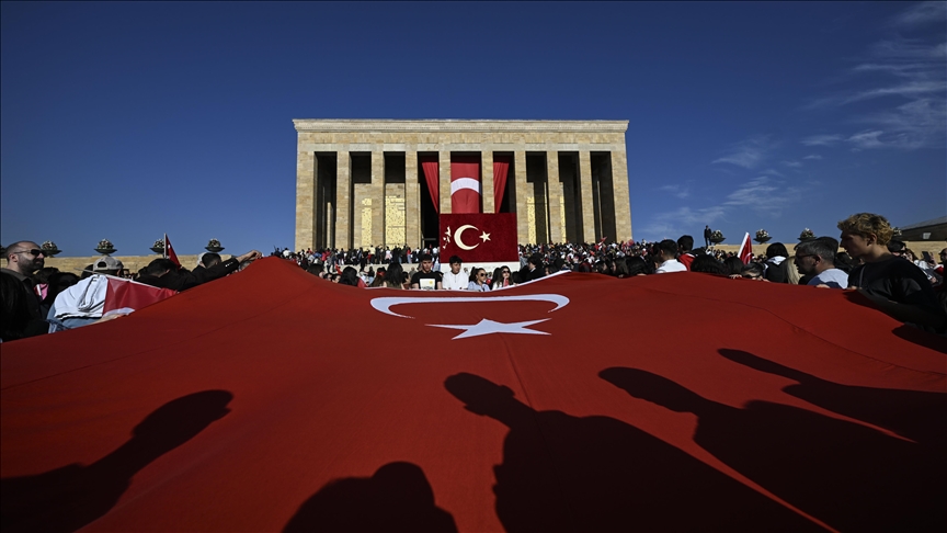 Anıtkabir, 745 bini aşkın ziyaretçiyi ağırladı