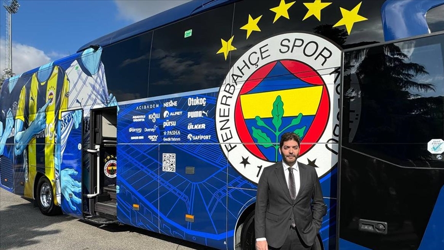 Fenerbahçe, yeni otobüsünü teslim aldı