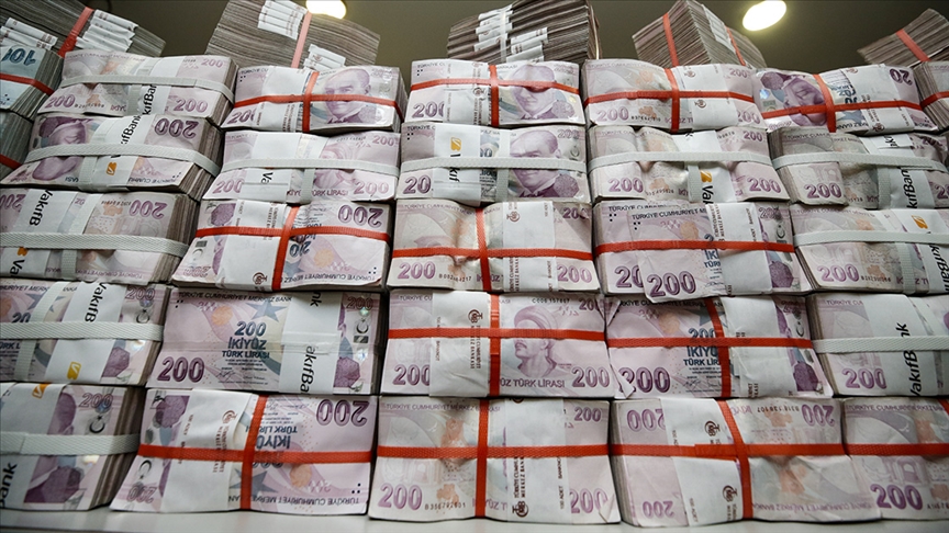 Sektörün toplam mevduatı 18 trilyon 512,4 milyar lira, kredi hacmi ise 14 trilyon 645,9 milyar lira oldu.