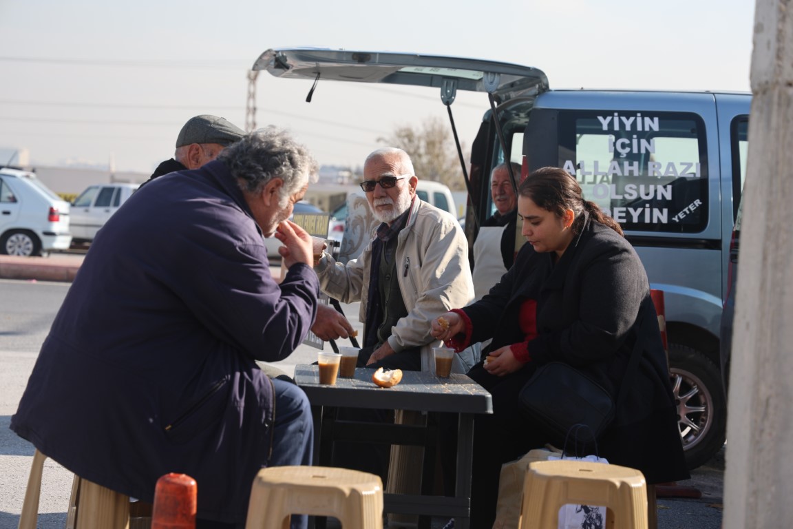 Bu çorbadan içenlerin hesabı sadece ’hayır duası’ oluyo