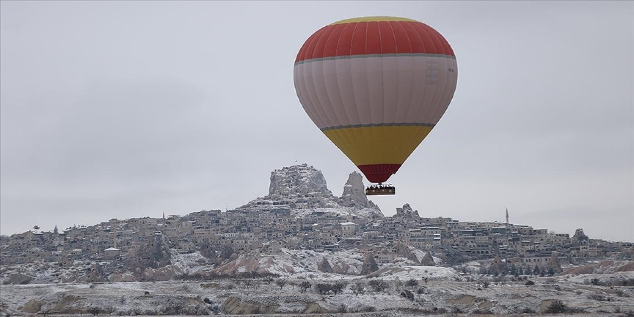 Kapadokya'da sıcak hava balon turlarına rüzgar ve tipi engeli