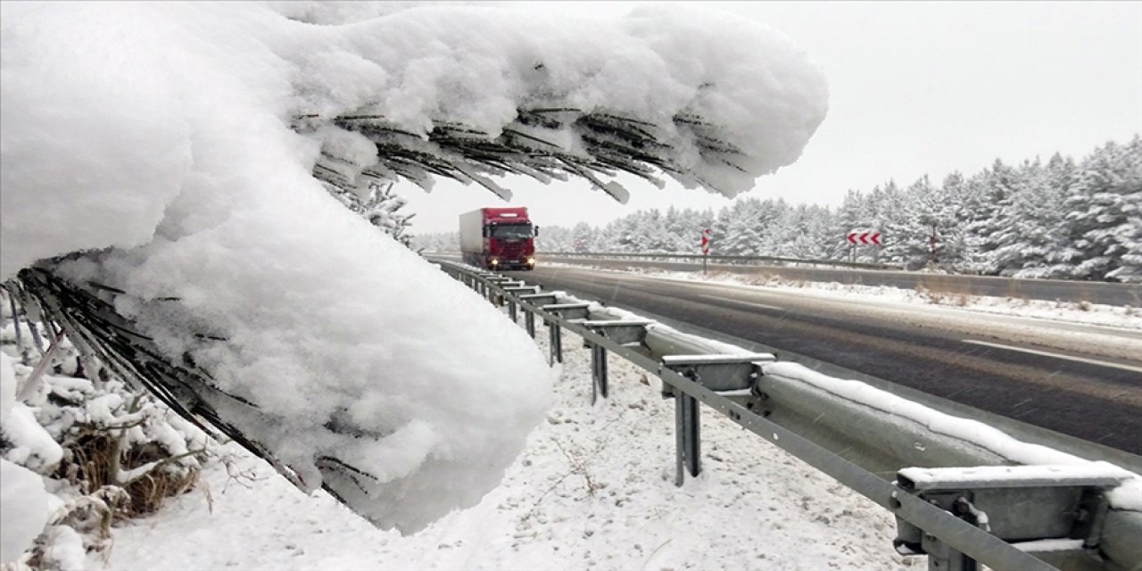 Doğu Anadolu'da soğuk hava, kar ve tipi etkili oluyor