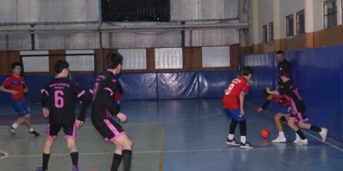 Futsal turnuvası başladı