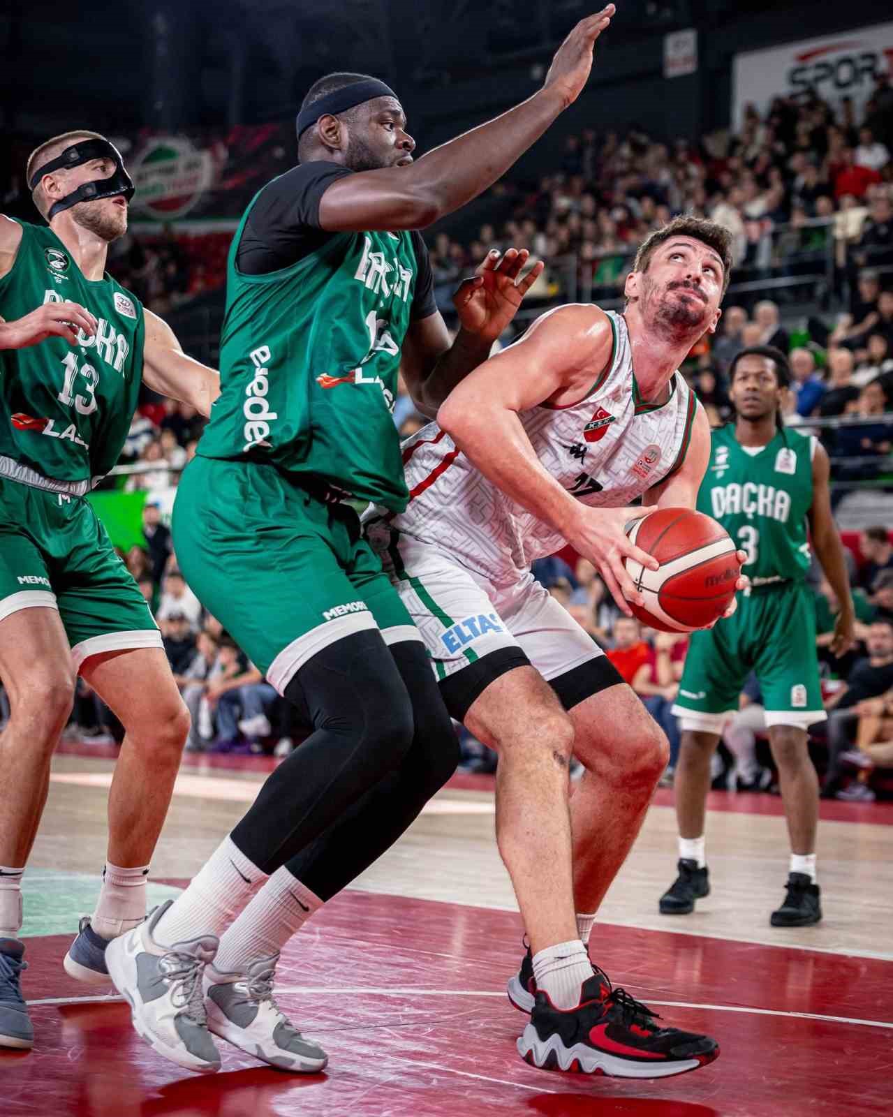 Karşıyaka Basketbol evinde 5’te 5 yaptı