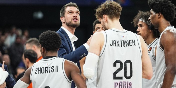 Zirvede yine Paris Basketbol  takımı