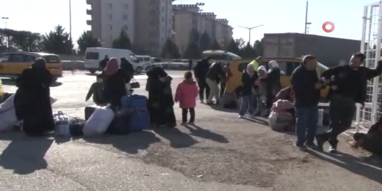 Suriyeli mülteciler ülkelerine dönmeye devam ediyor