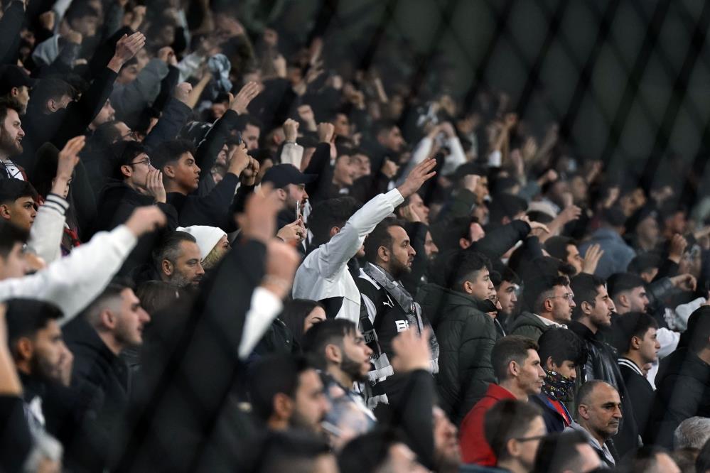 Beşiktaş taraftarı takıma tepkili!