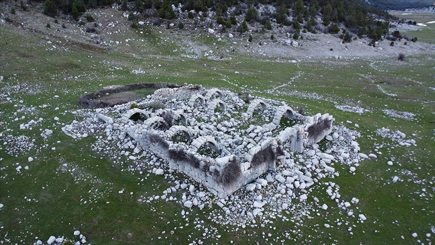 800 yıllık "Tol Han" doğaseverlerin yeni rotası oldu