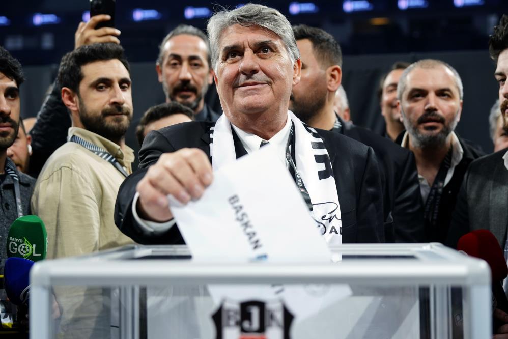 Beşiktaş Başkan Adayı Serdal Adalı oyunu kullandı